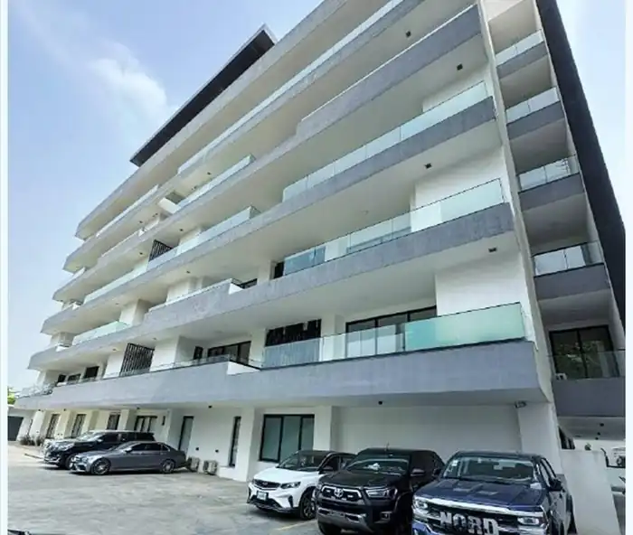 Spacious 4 Bedroom Maisonette with BQ in Old Ikoyi, Lagos